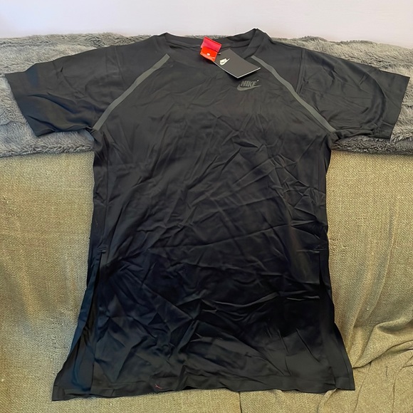 Nike soccer shirt women's small - Picture 2 of 7